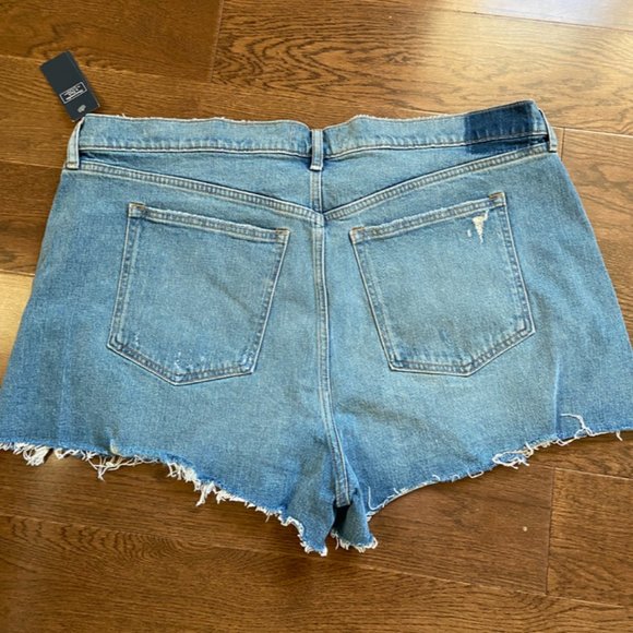 Abercrombie The Mom Jean High Rise Jean Short - Picture 3 of 3